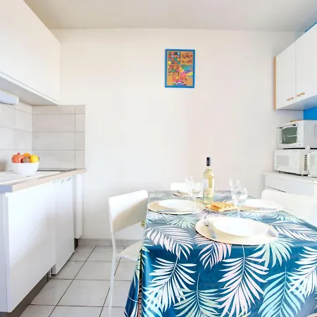 Les Terrasses Fleuries By Interhome * סן סיפריאן